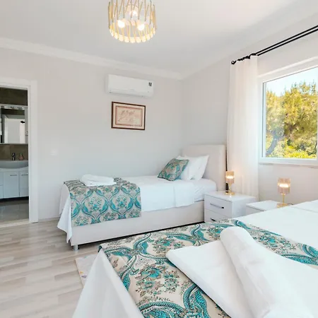 Zeybek Evi וילה